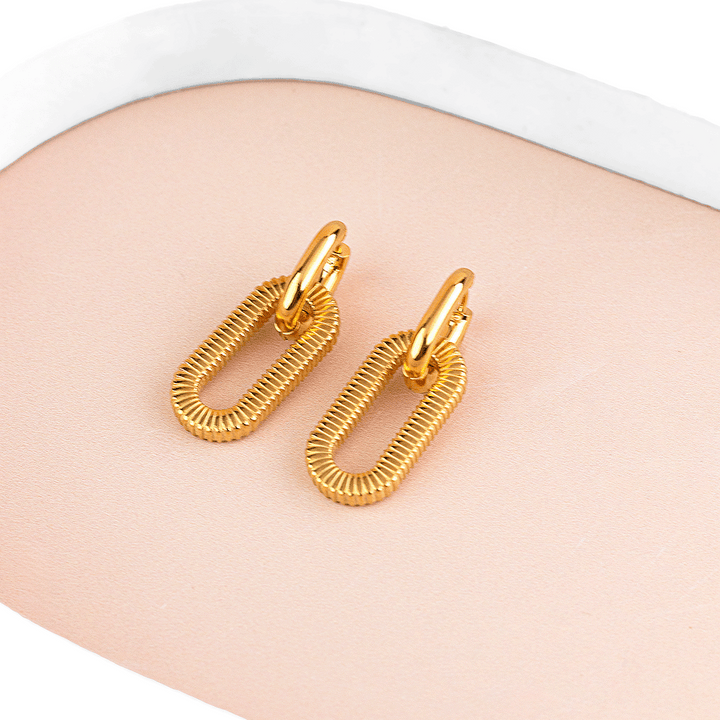 Elegant Gold Radiance Earrings