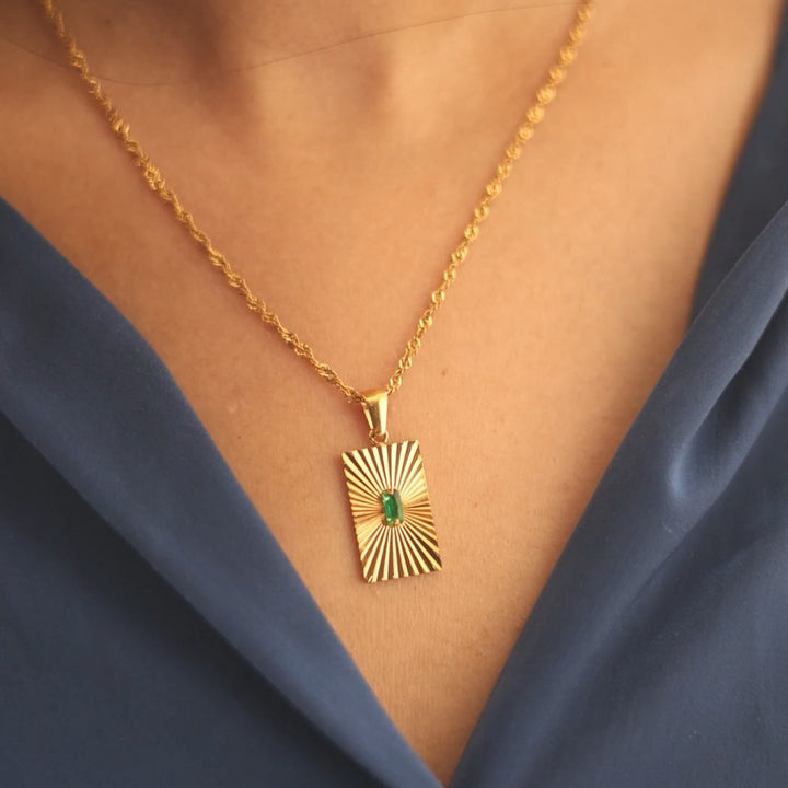 Glowing Verdant Ray Necklace