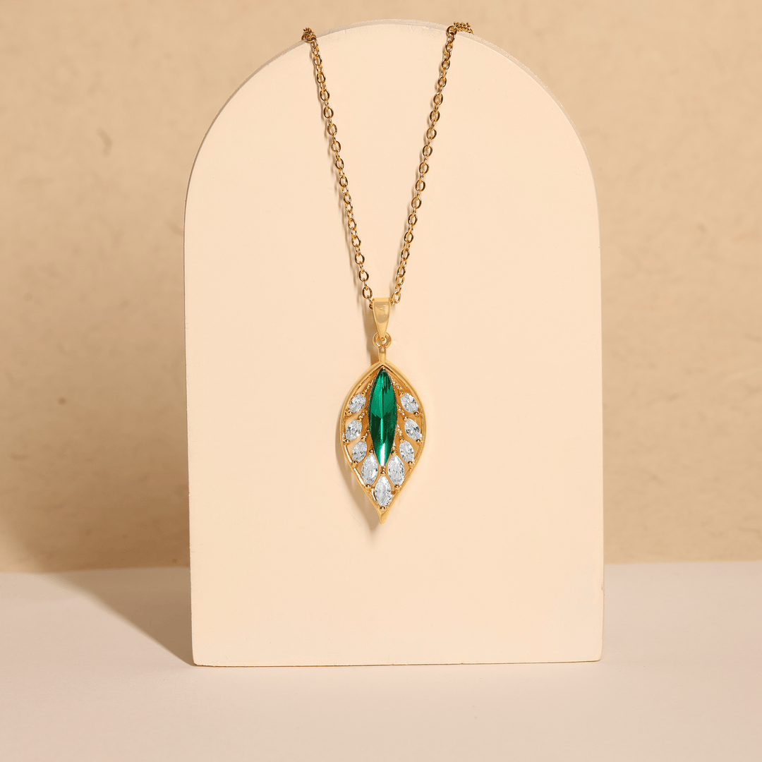 Verdant Leaf Pendant Necklace